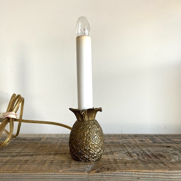 Brass pineapple small table lamp - Picture 1 of 5